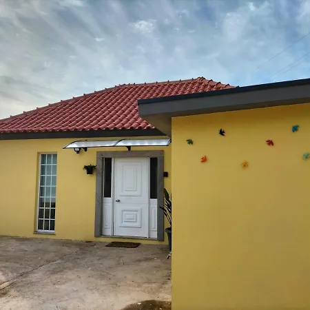 Semesterbostad Casa Davo Cinda